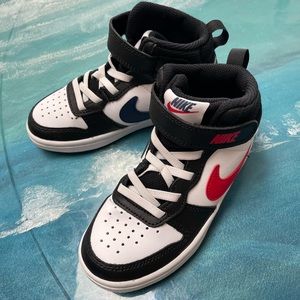Kids 11c NWOT Nike Court Borough 2 Hitops